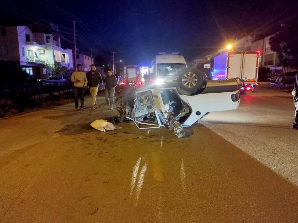 Fethiye’de iki otomobil kafa kafaya çarpıştı: 1’i ağır 4 yaralı