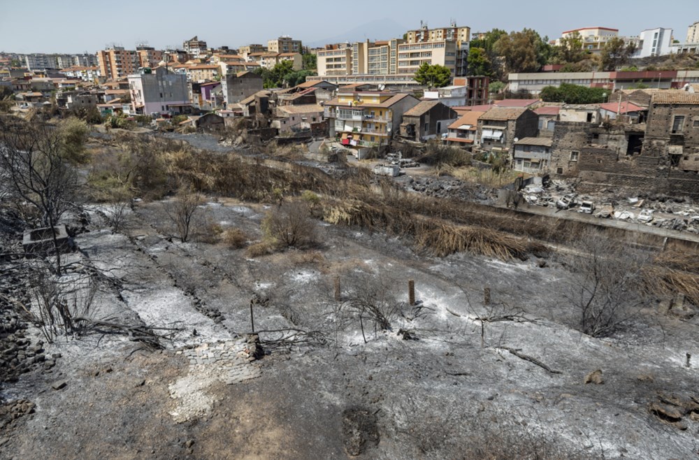 Akdeniz alev aldı: Yunanistan ve İtalya’da orman yangınları sürüyor - 12