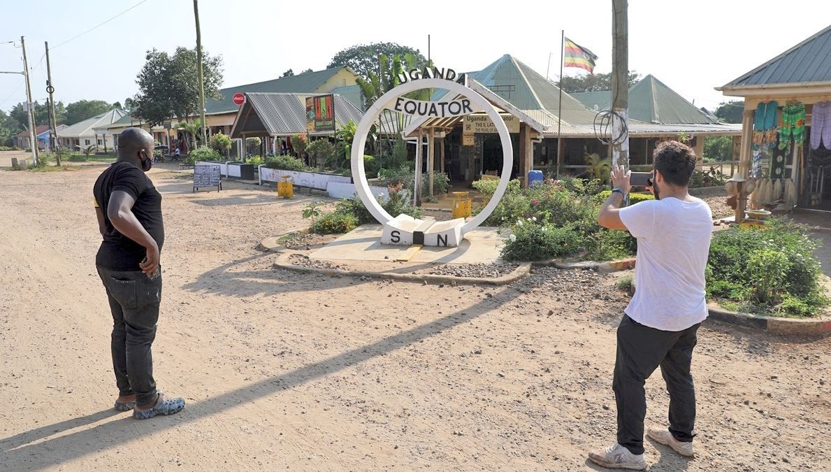 Bir adımla yarım küre değiştirebileceğiniz ülke