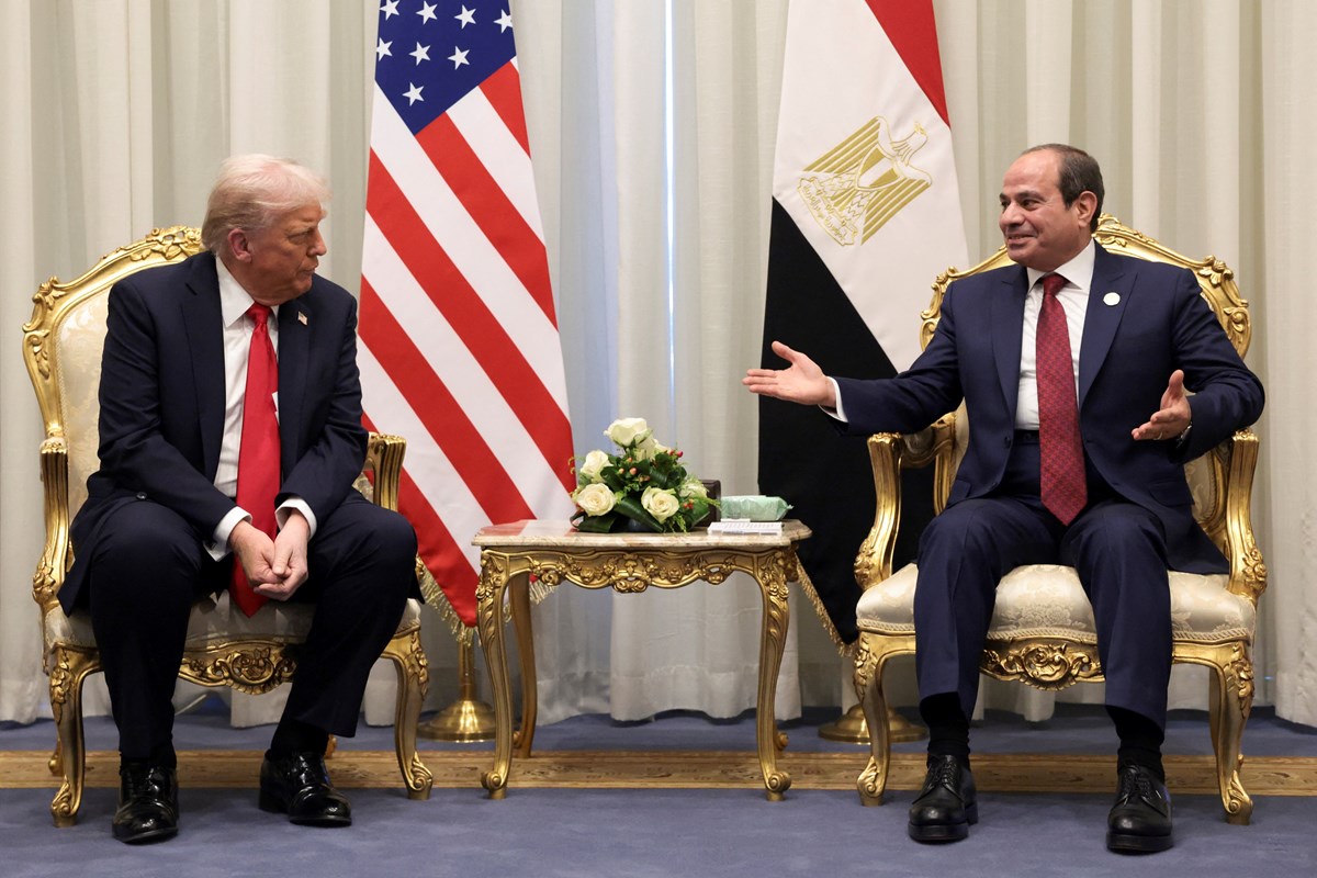 ABD Başkanı Trump, zirve öncesi Mısır Cumhurbaşkanı Sisi ile görüştü. ABD Başkanı Trump, zirve öncesi Mısır Cumhurbaşkanı Sisi ile görüştü.