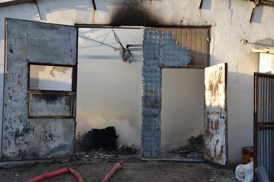 Çanakkale'de abajur fabrikasında yangın - 2