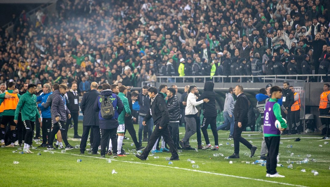 Kocaelispor’dan olaylı Sakaryaspor derbisiyle ilgili açıklama: Acımasızca ve alçakça fiziki saldırılarda bulunuldu