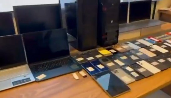 Operasyonlarda çok sayıda dijital materyale de el konuldu