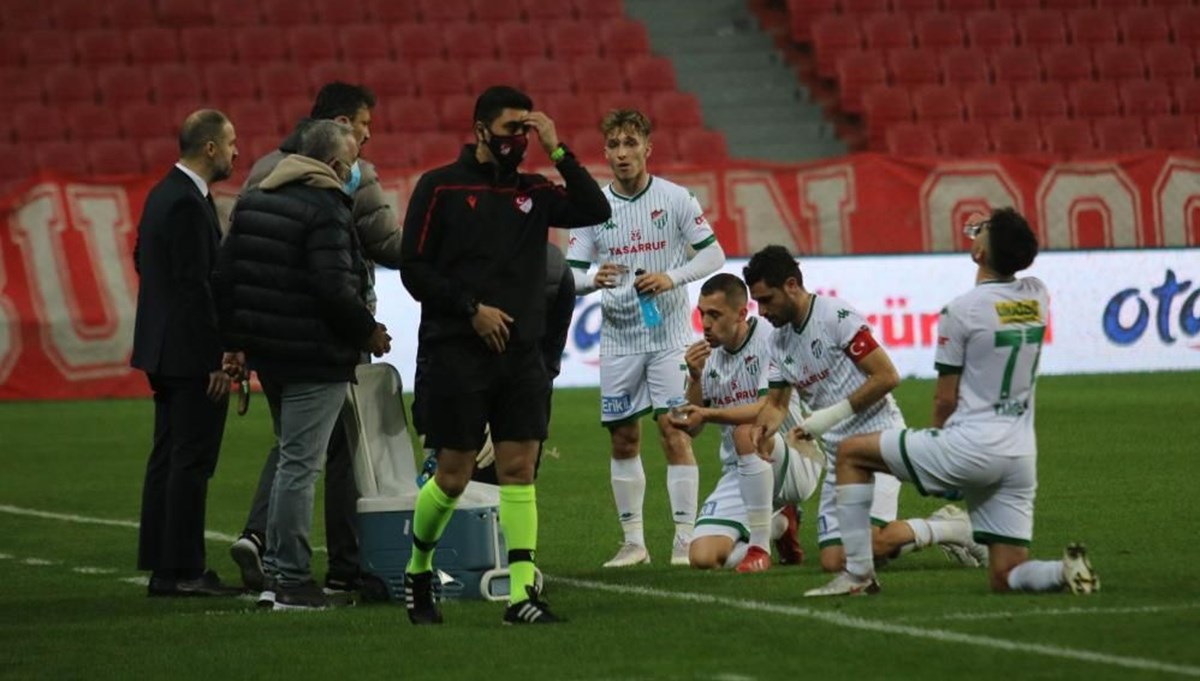 Samsunspor-Bursaspor maçına iftar arası Samsunspor-Bursaspor maçına iftar arası