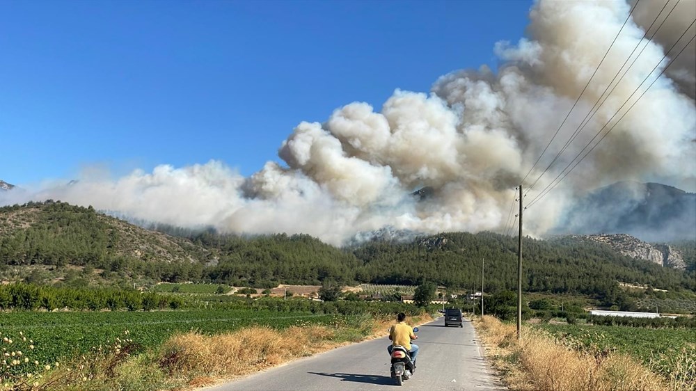 Sakarya'daki yangın hızla büyüdü: İki mahalle tahliye edildi - 4