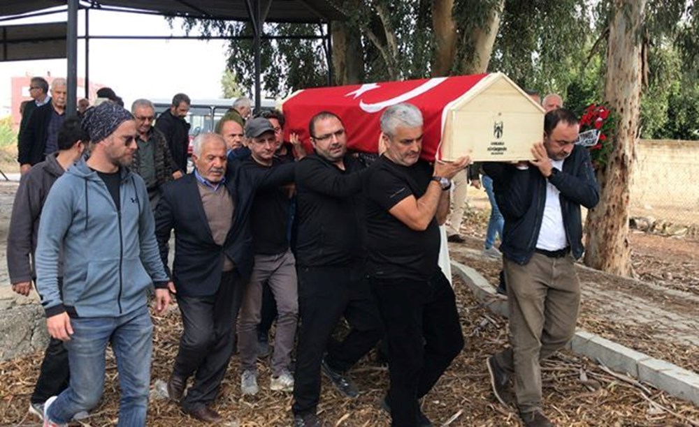 Binnur Kaya'nın babası son yolculuğuna uğurlandı - 5