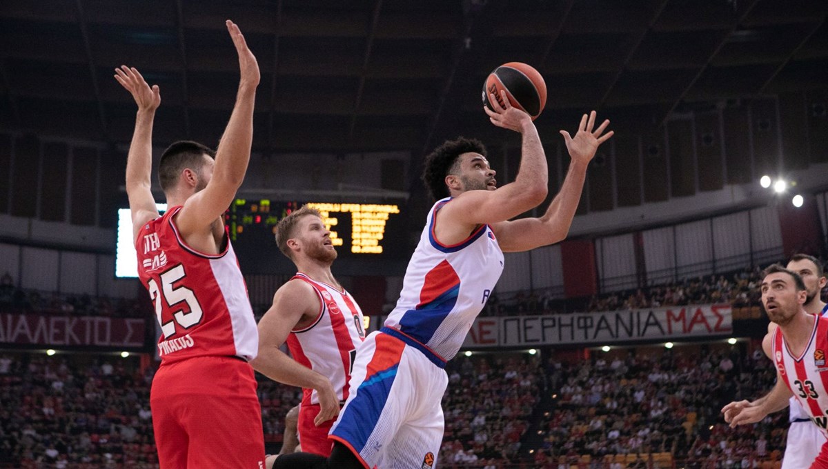 EuroLeague: Anadolu Efes, deplasmanda Olympiakos'a farklı yenildi