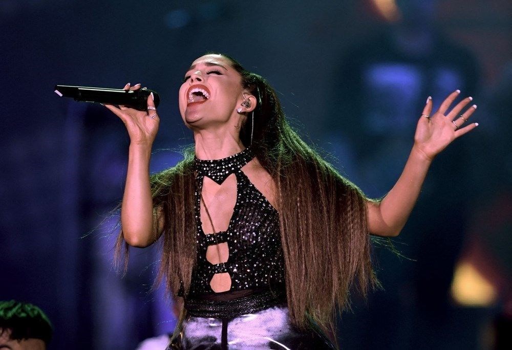 Yıldız şarkıcı Ariana Grande müziğe ara verdi - 1