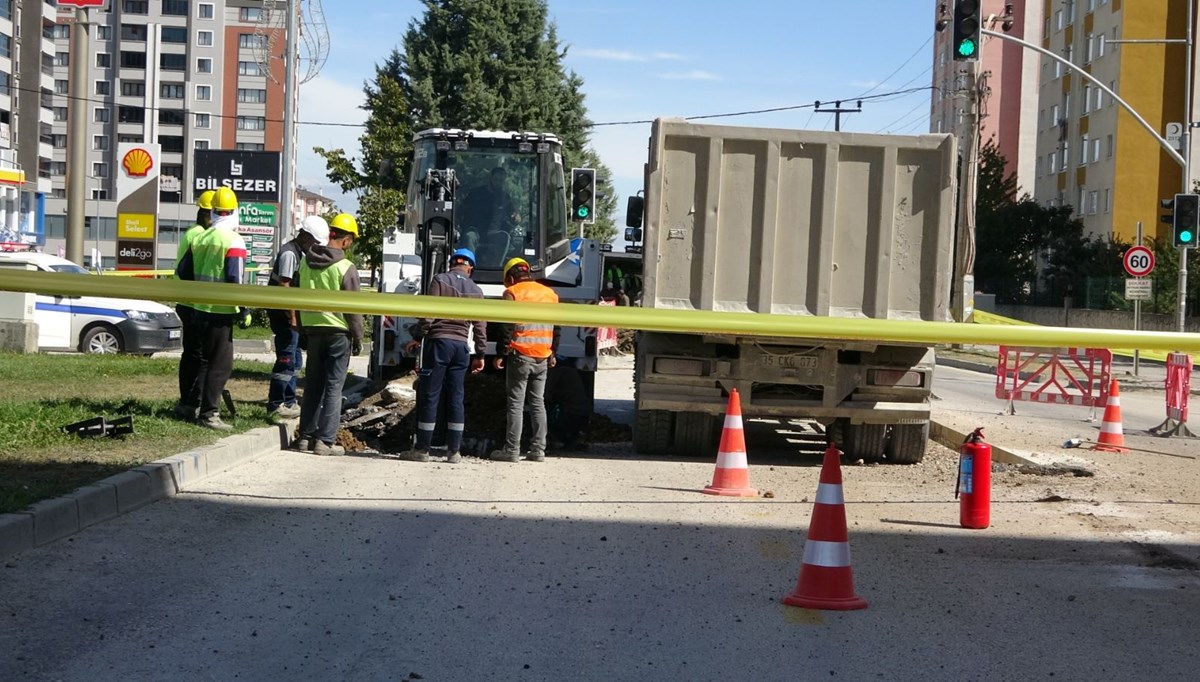 Kazı sırasında doğalgaz borusu patladı