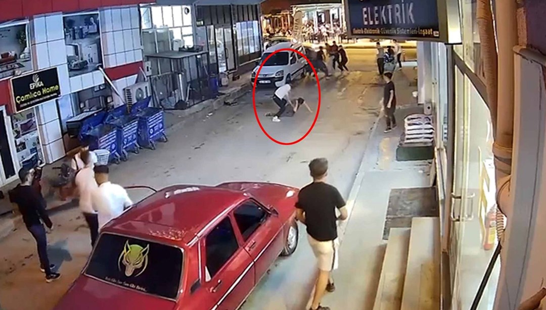 Sokak ortasında alacak kavgası