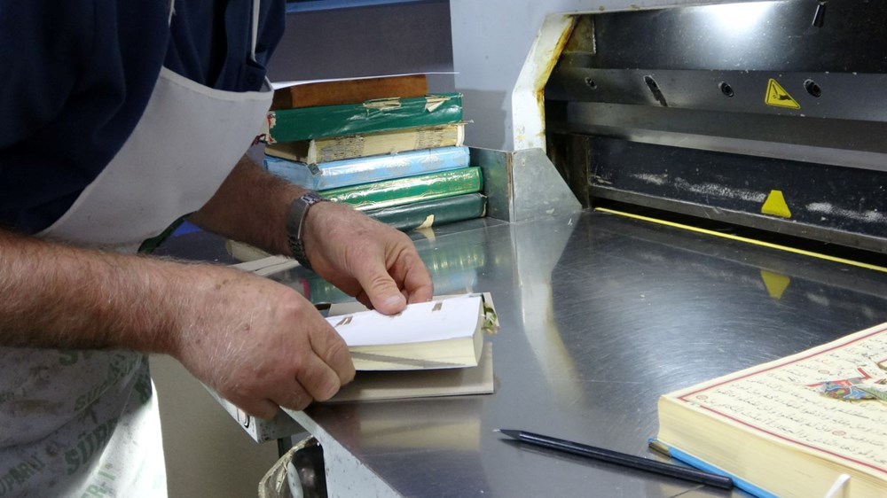 Mahmut Amca'nın 70 Yıllık Tutkusu: Ciltçilik Bir Gönül İşi 75 9Y q2NkJ20O1WuhlNjoTWQ