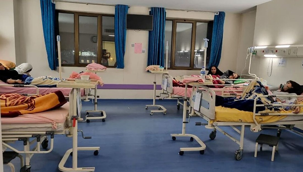 İran'da kız öğrencilerin toplu zehirlenme vakaları: 11 okulda 400'den fazla öğrenci daha zehirlendi İran'da kız öğrencilerin toplu zehirlenme vakaları: 11 okulda 400'den fazla öğrenci daha zehirlendi