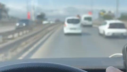 Ambulansa yol vermedi