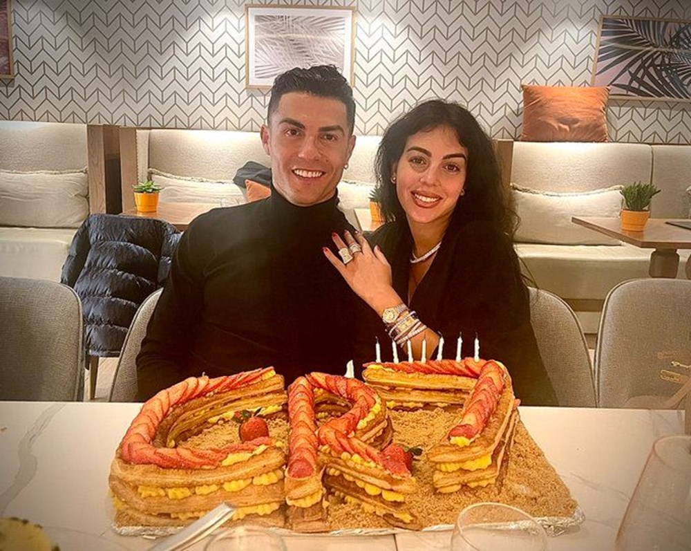Cristiano Ronaldo Instagram'da 400 milyon takipçiyi geçerek rekor kırdı - 4