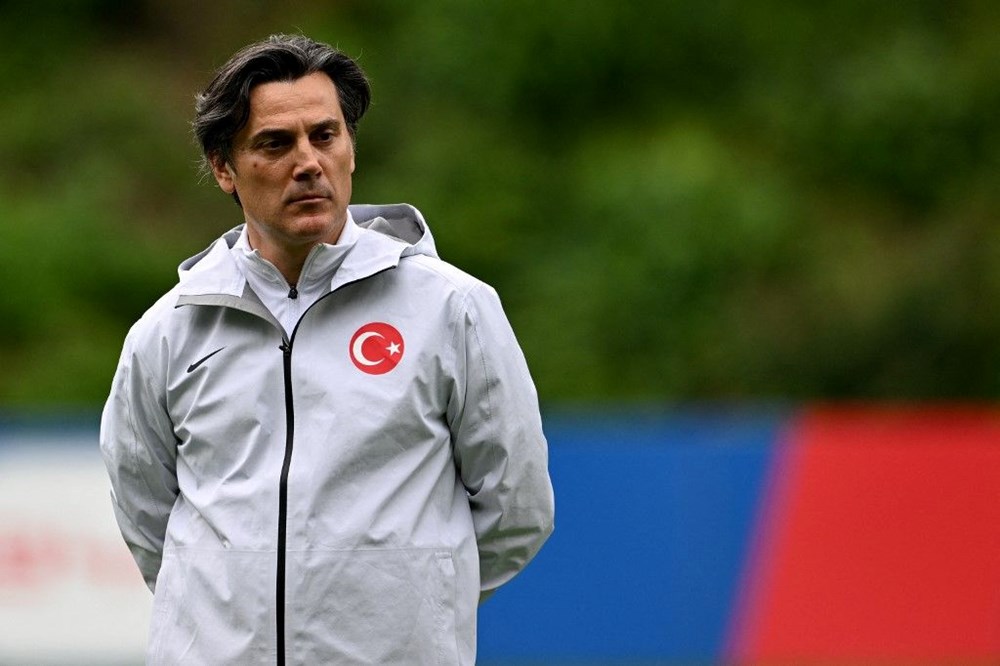 Vincenzo Montella'dan Macaristan maçı öncesi çarpıcı açıklama ve İrfan Can Eğribayat cevabı: Bu soruya gülümsüyorum - 3