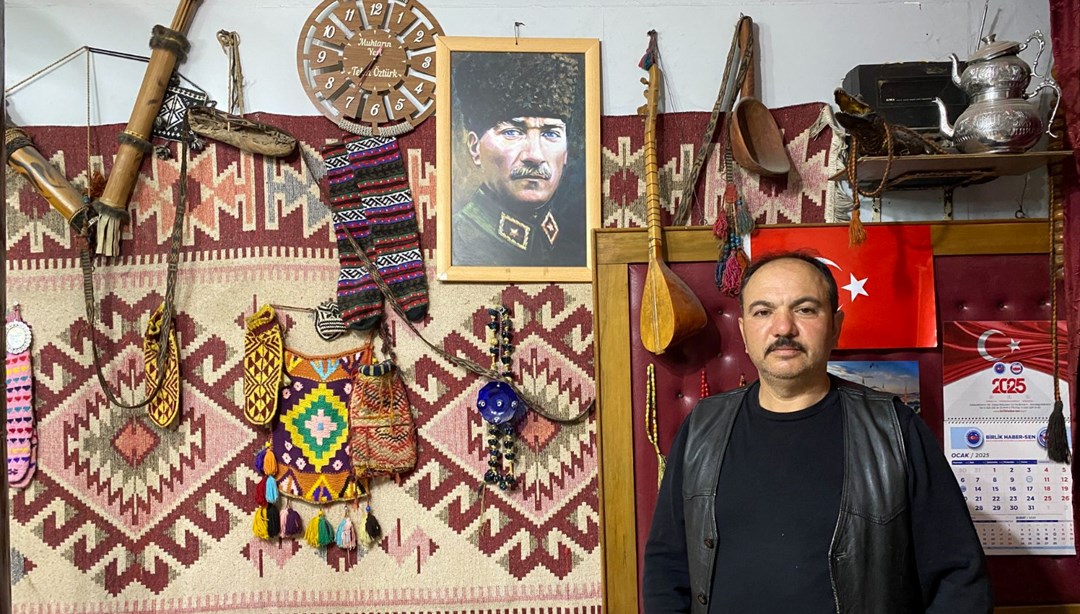 Bu odada telefon kullanmak yasak: Antika merakını muhtarlık ofisine taşıdı