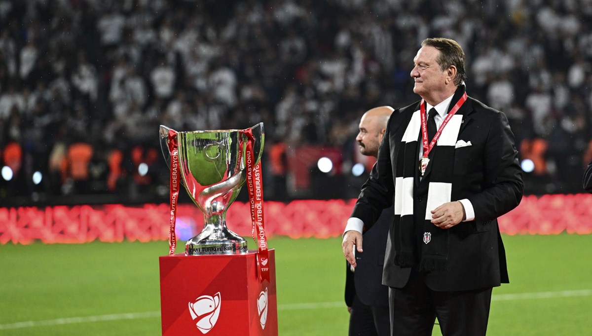 Beşiktaş Kulübü Başkanı Hasan Arat: Her şeyden önce Beşiktaş'ın çocuklarını çok mutlu ettiler Beşiktaş Kulübü Başkanı Hasan Arat: Her şeyden önce Beşiktaş'ın çocuklarını çok mutlu ettiler