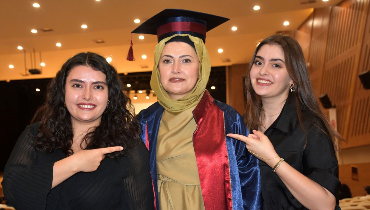 İki kanseri yendi: 49 yaşında üniversite birincisi oldu