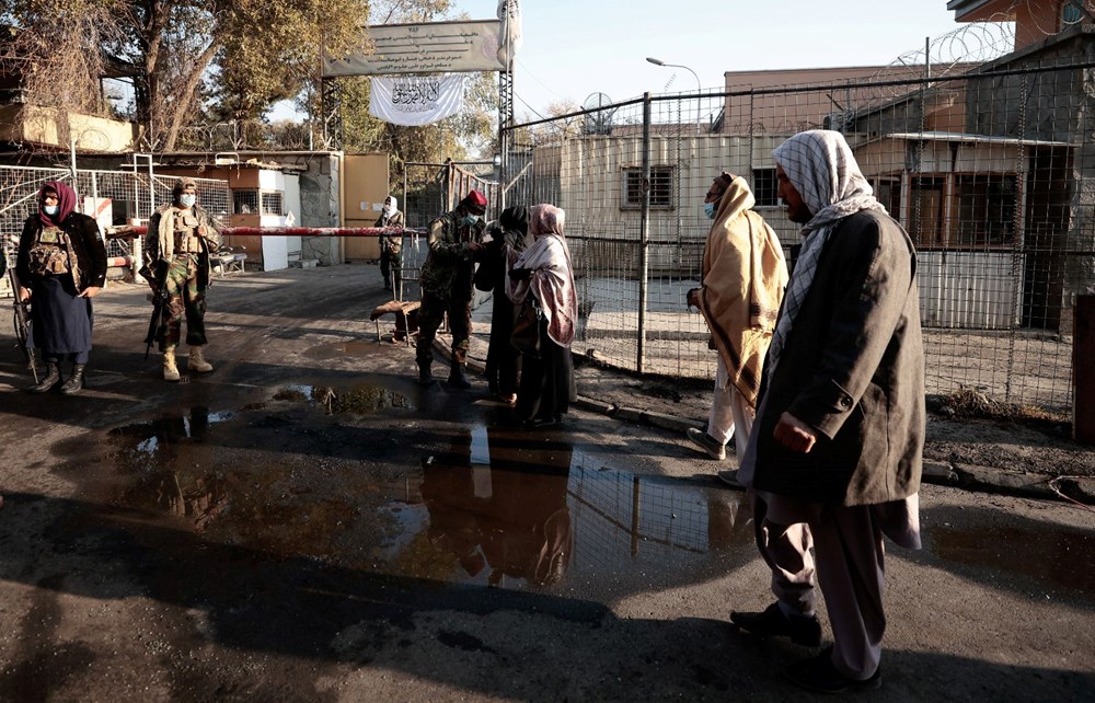Afganistan'da yeni televizyonculuk kuralları: Kadınların dizilerde oynaması yasakladı - 3