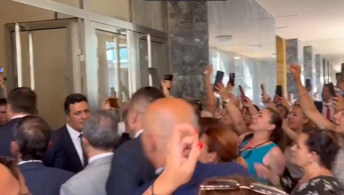 Sahipsiz sokak hayvanları yasa teklifi görüşmelerinde gerginlik