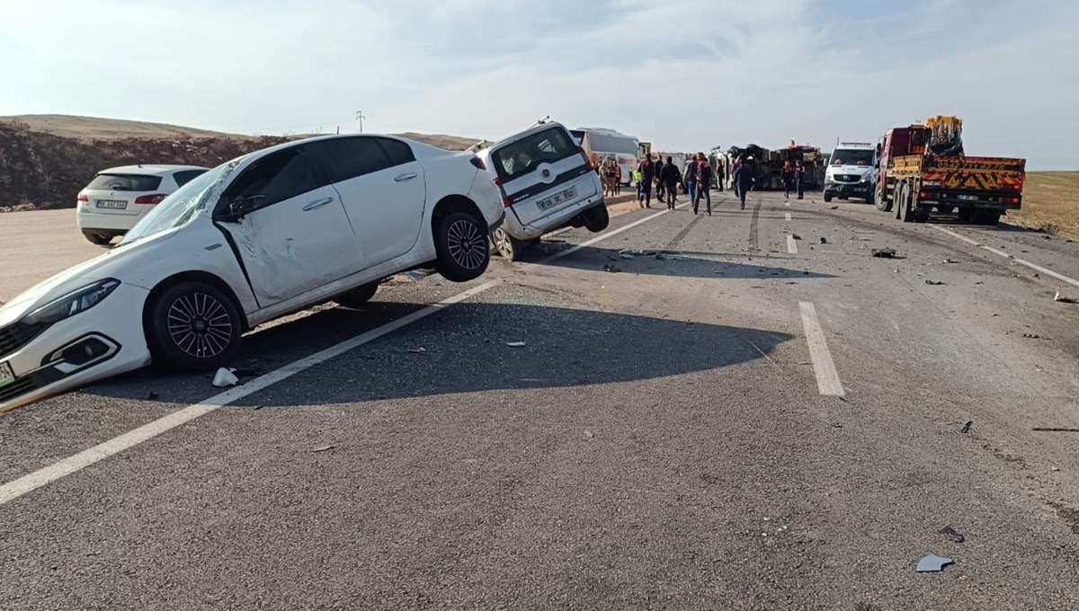 Siirt'te zincirleme kaza: 1 ölü, 1'i ağır 2 yaralı