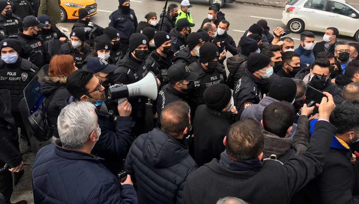 Meclis önünde eyleme müdahale