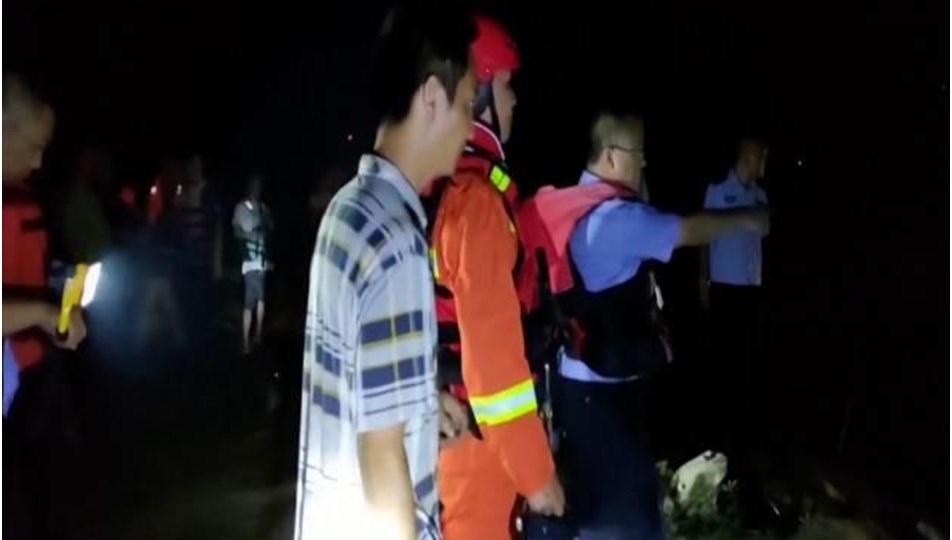 Çin'de yolcu gemisinin batması sonucu 8 kişi öldü