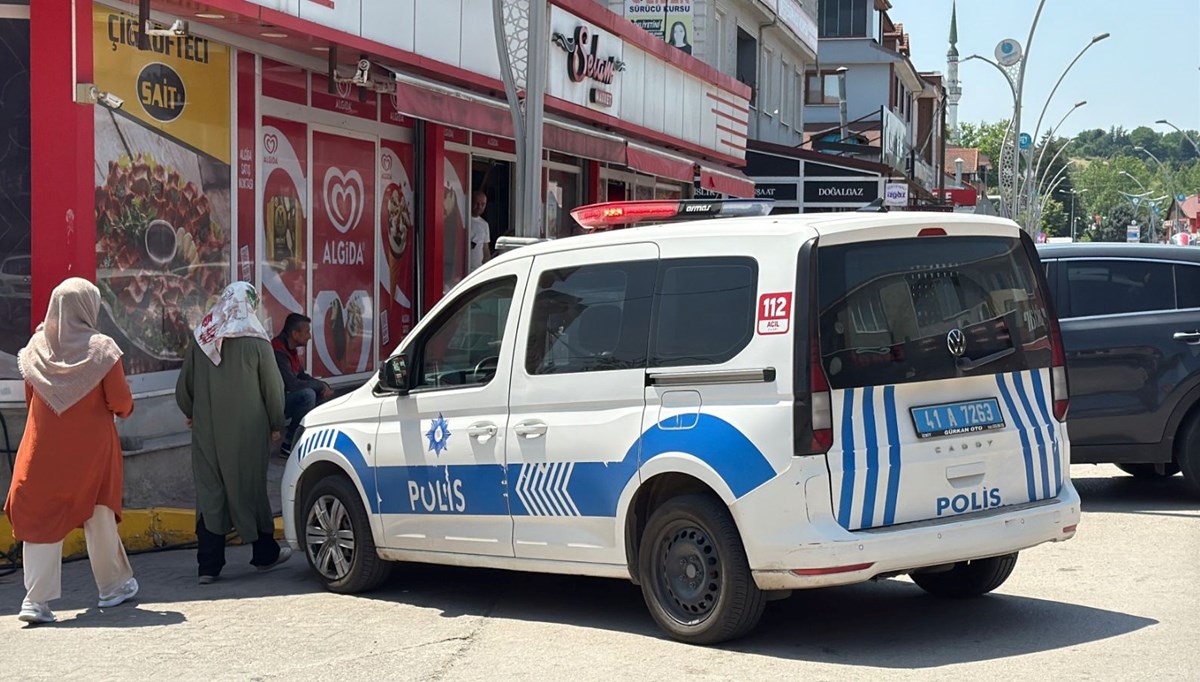 Elini kıyma makinesine kaptırdı Elini kıyma makinesine kaptırdı