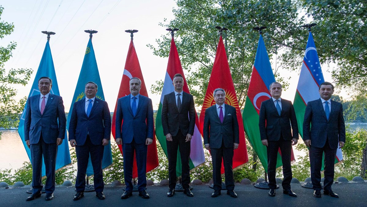 Fidan, Budapeşte'de mevkidaşlarıyla görüştü