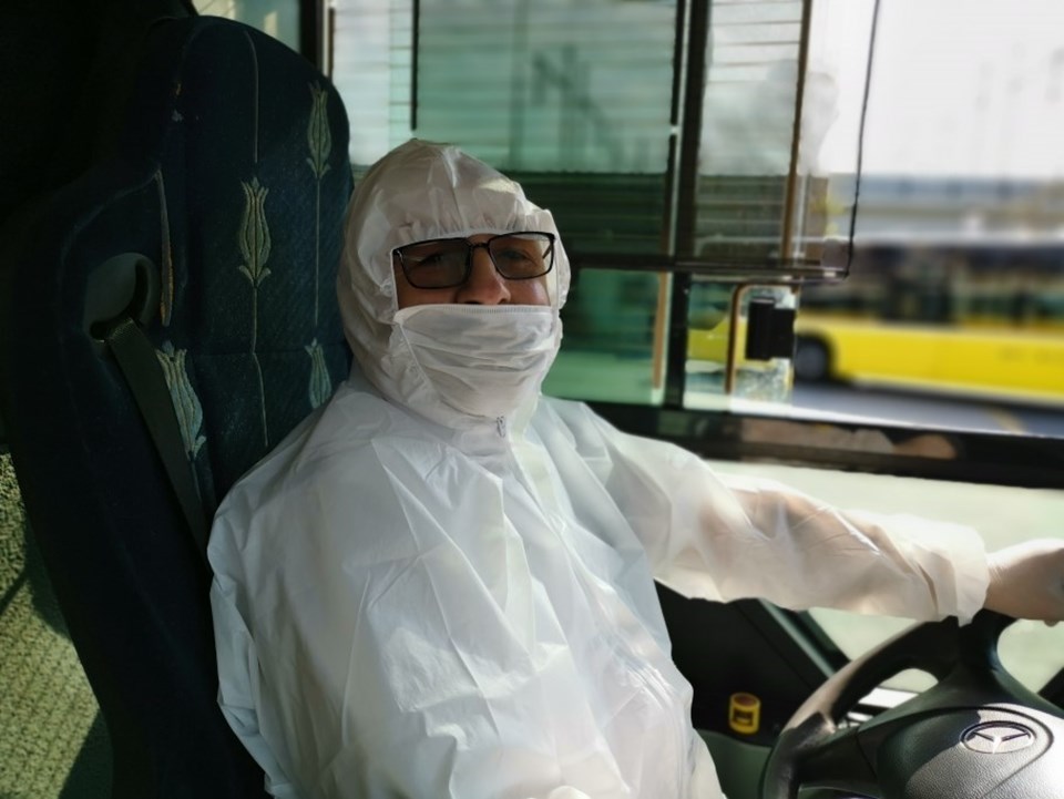 Metrobüs şoförleri corona virüse karşı koruyucu tulum giydi - 3