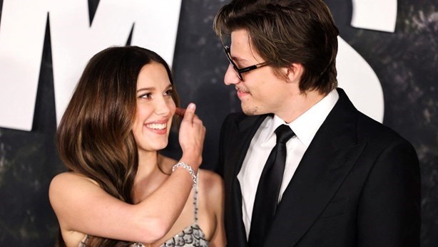 Millie Bobby Brown ile Jon Bon Jovi