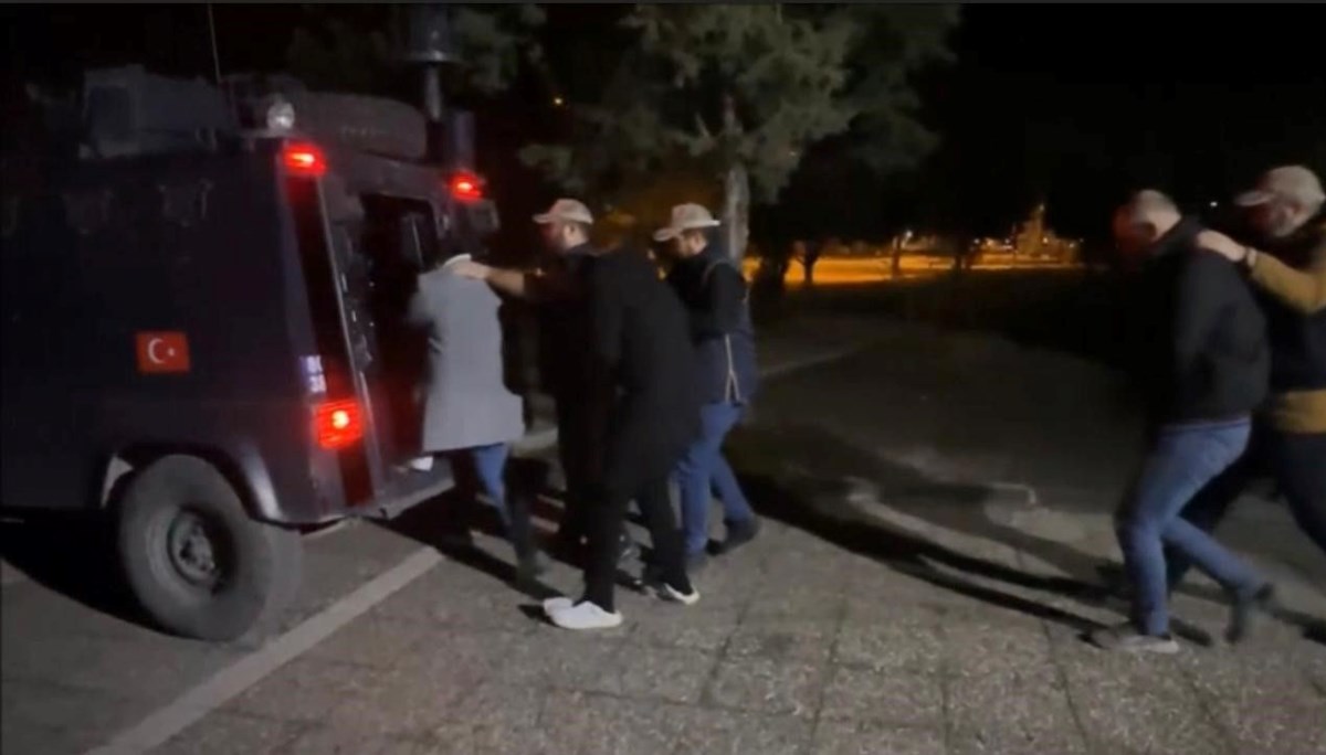 Osmaniye merkezli 3 ilde DAEŞ operasyonu: 3 tutuklama Osmaniye merkezli 3 ilde DAEŞ operasyonu: 3 tutuklama