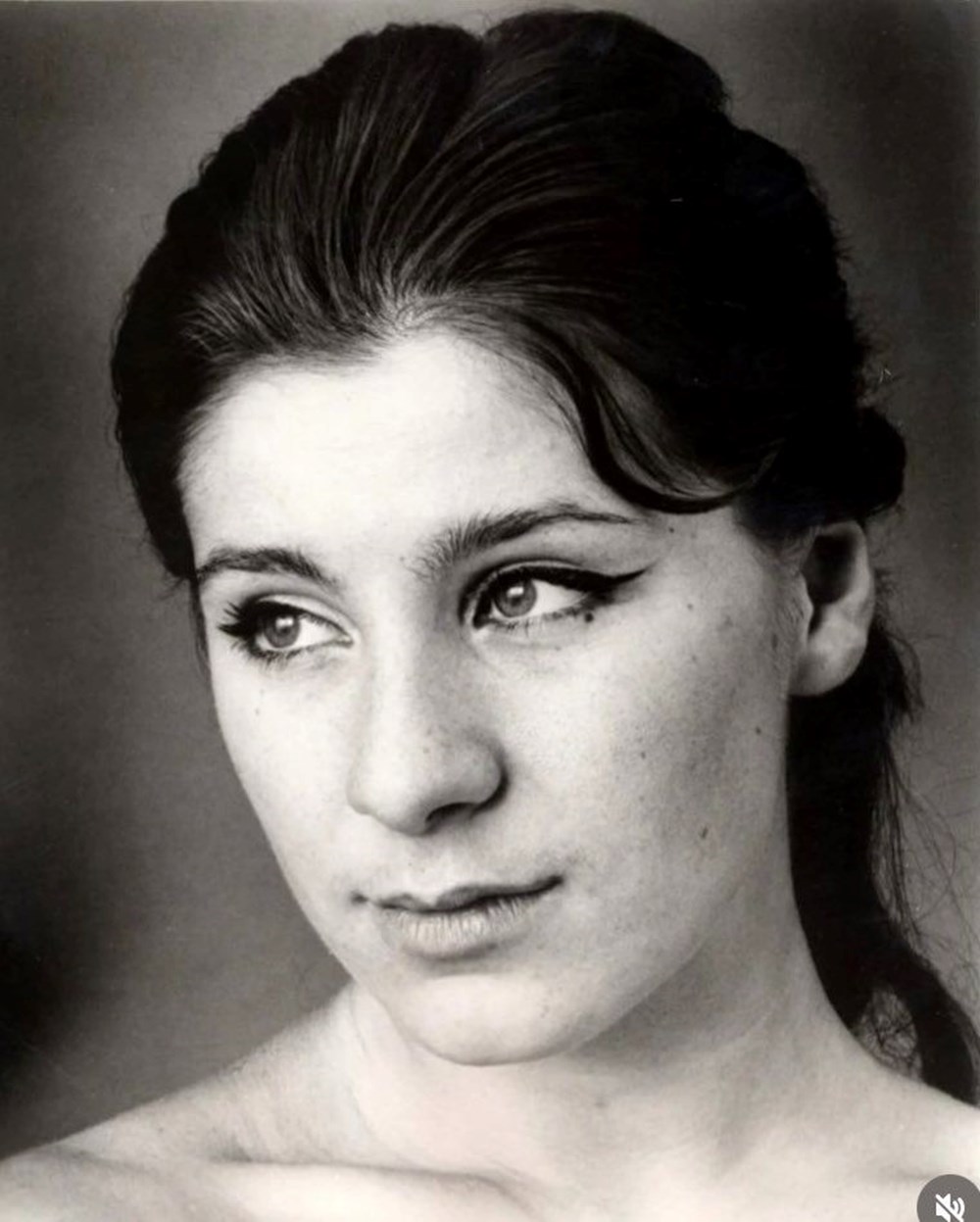 Ayla Algan'ın ölümü sanat dünyasını yasa boğdu: Bambaşka bir kadındı - 6