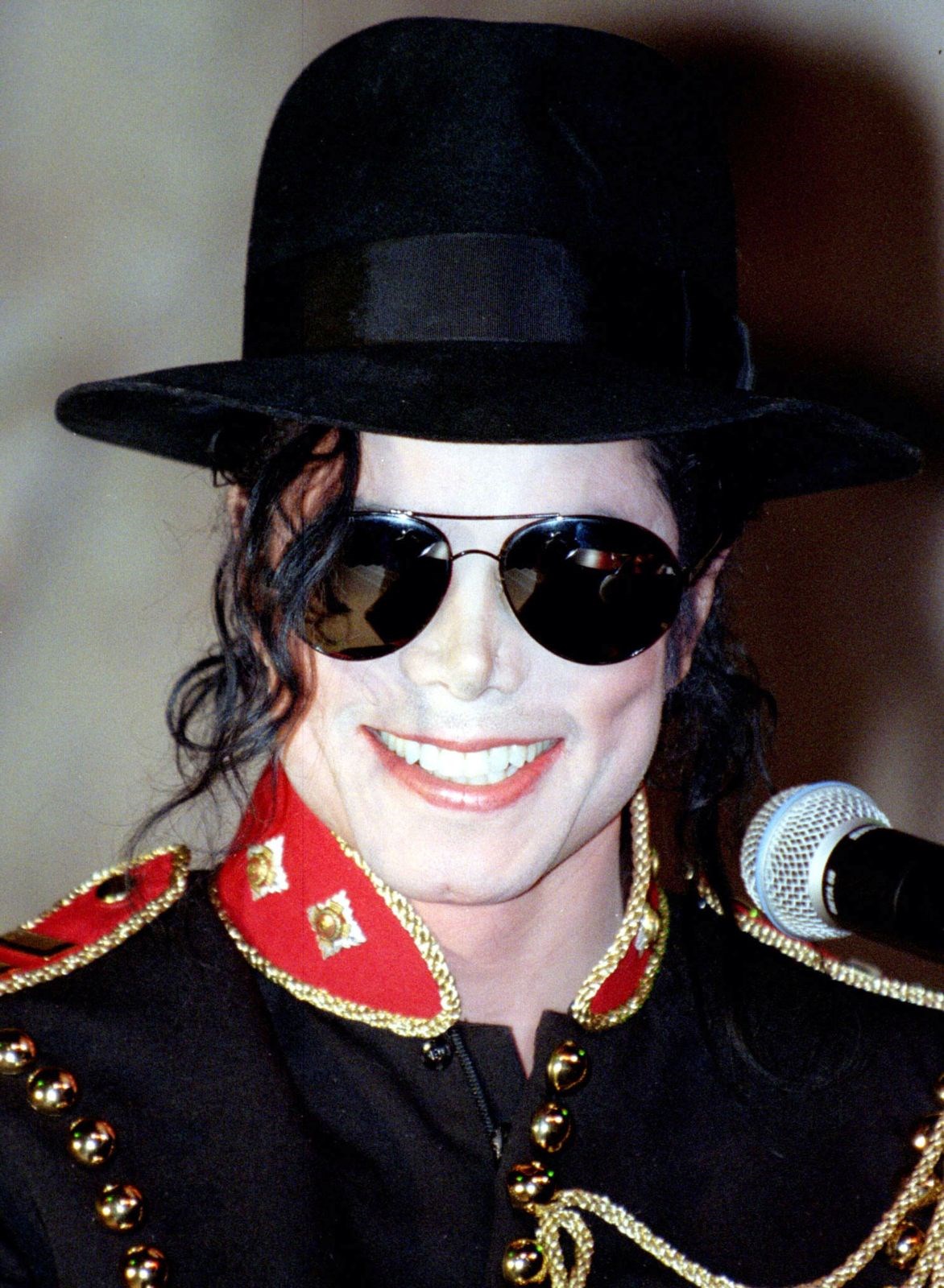 Майкл Джексон улыбка 1996