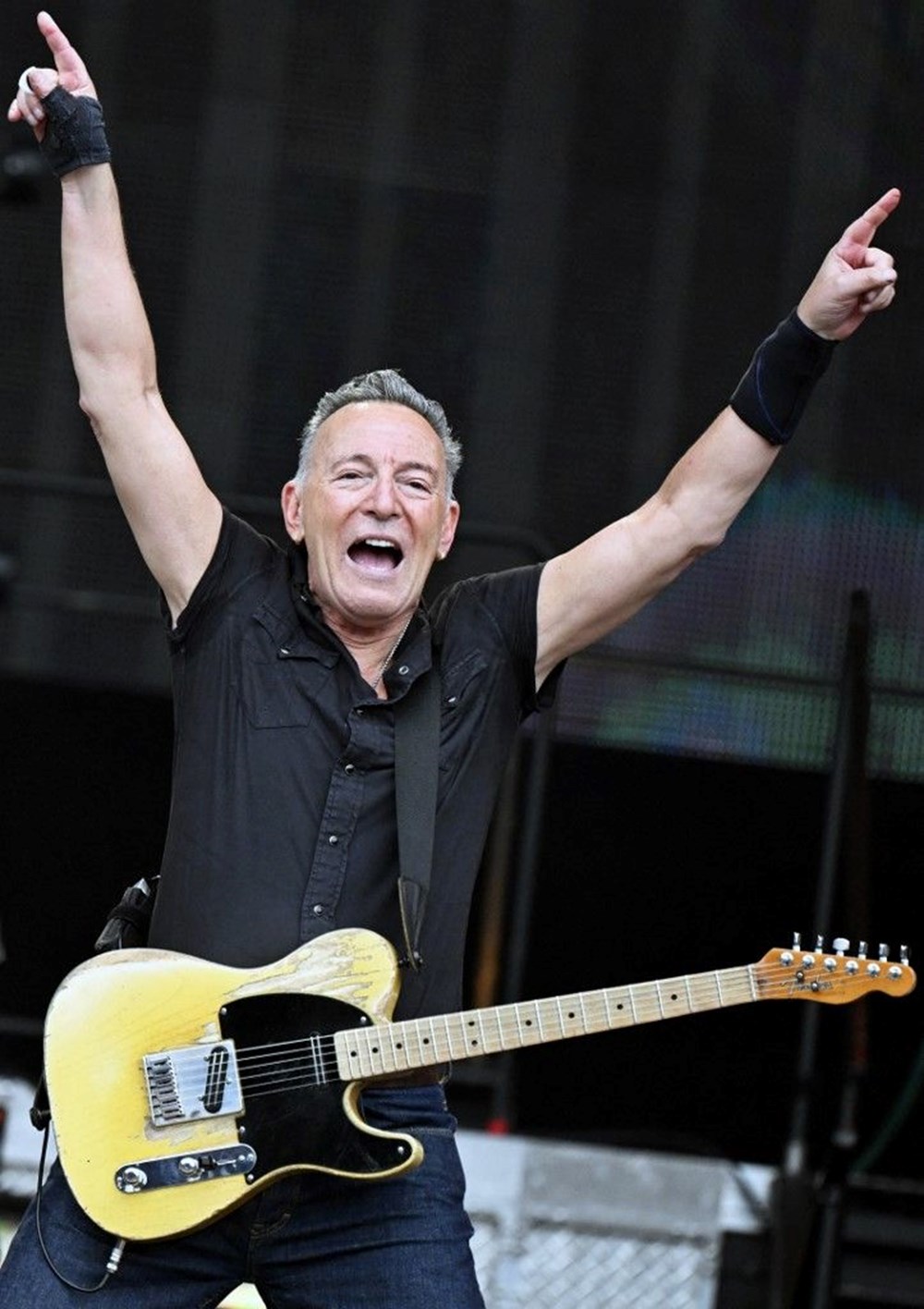 Vücudunu sigortalatan ünlüler - 3