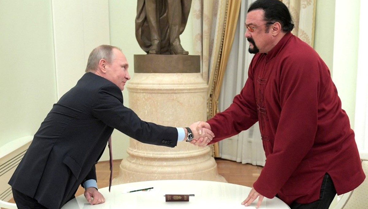 Putin’in yakın dostu sanatçı Steven Seagal: Barışçıl bir çözüm umuyorum