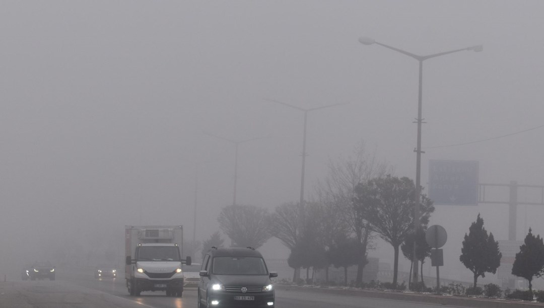 Afyonkarahisar'da sis etkili oldu