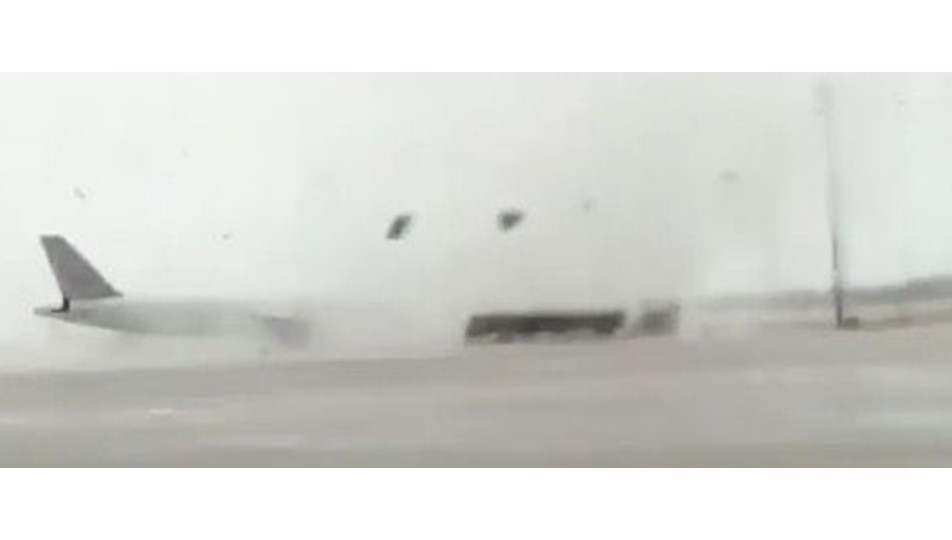 antalya havalimani nda hortum 12