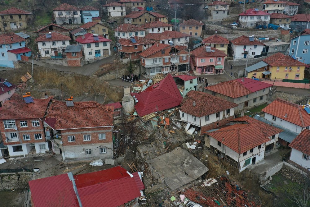 Tokat’ta heyelan köyü ortadan ikiye böldü: Köyün taşınıp taşınmayacağına inceleme sonrası karar verilecek - 2