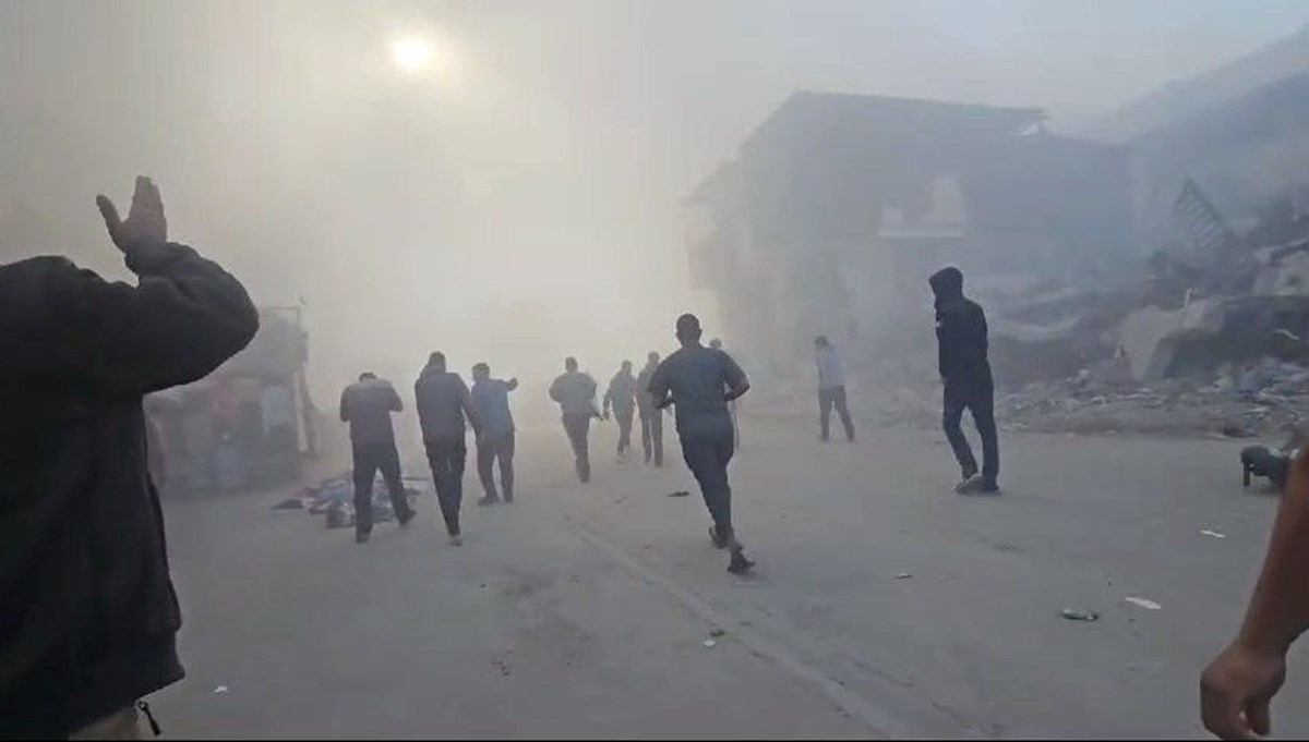 İsrail Gazze’de yerinden edilmiş sivilleri hedef aldı: En az 12 ölü, çok sayıda yaralı İsrail Gazze’de yerinden edilmiş sivilleri hedef aldı: En az 12 ölü, çok sayıda yaralı
