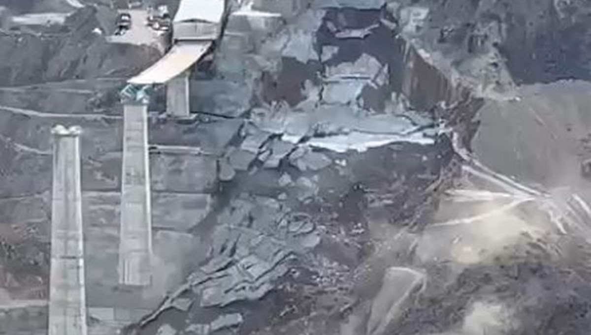 Yusufeli'nde inşası süren viyadük çevresindeki heyelan Yusufeli'nde inşası süren viyadük çevresindeki heyelan