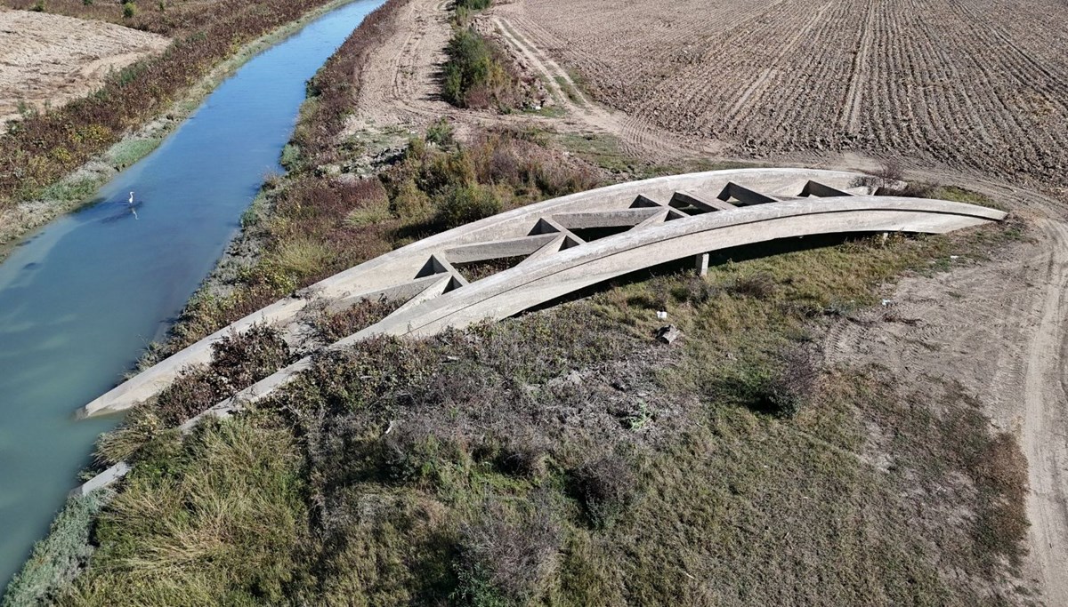 Baraj gölü kuruyunca ortaya çıktı