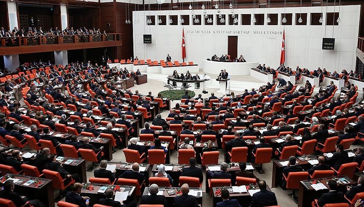 Lübnan tezkeresi Meclis'te kabul edildi