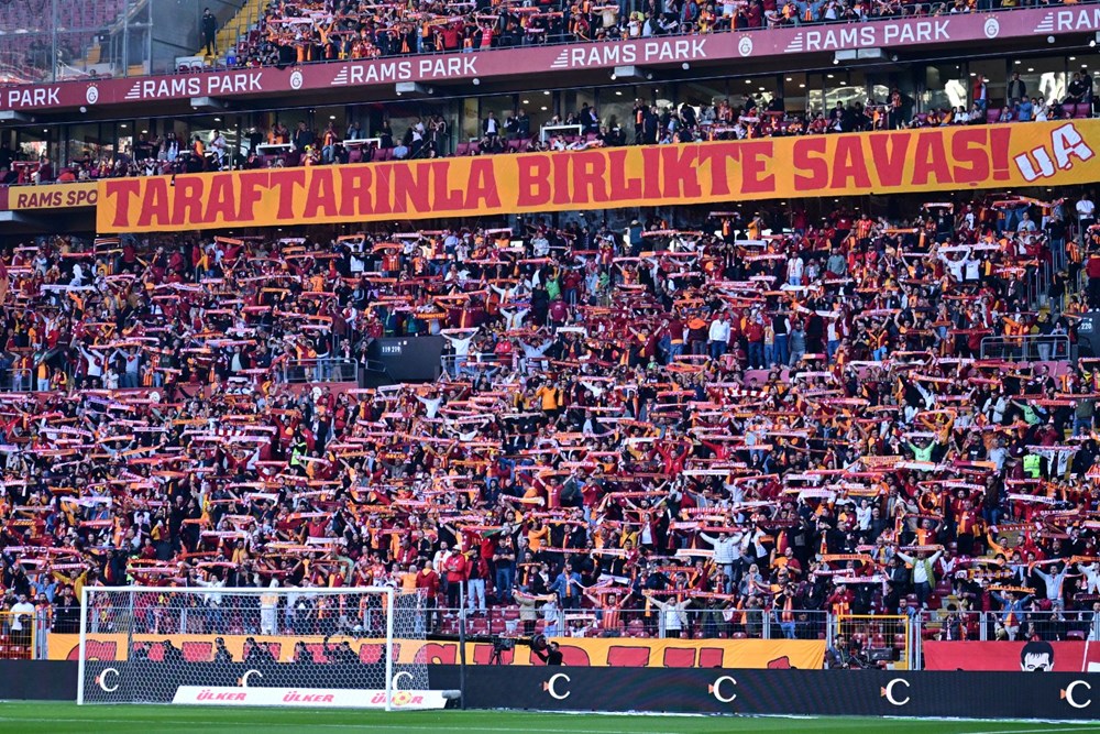 Lider Galatasaray, Sivasspor'u farklı geçti: Son 4 maçta 2 galibiyet 1 beraberlik yetiyor! - 8