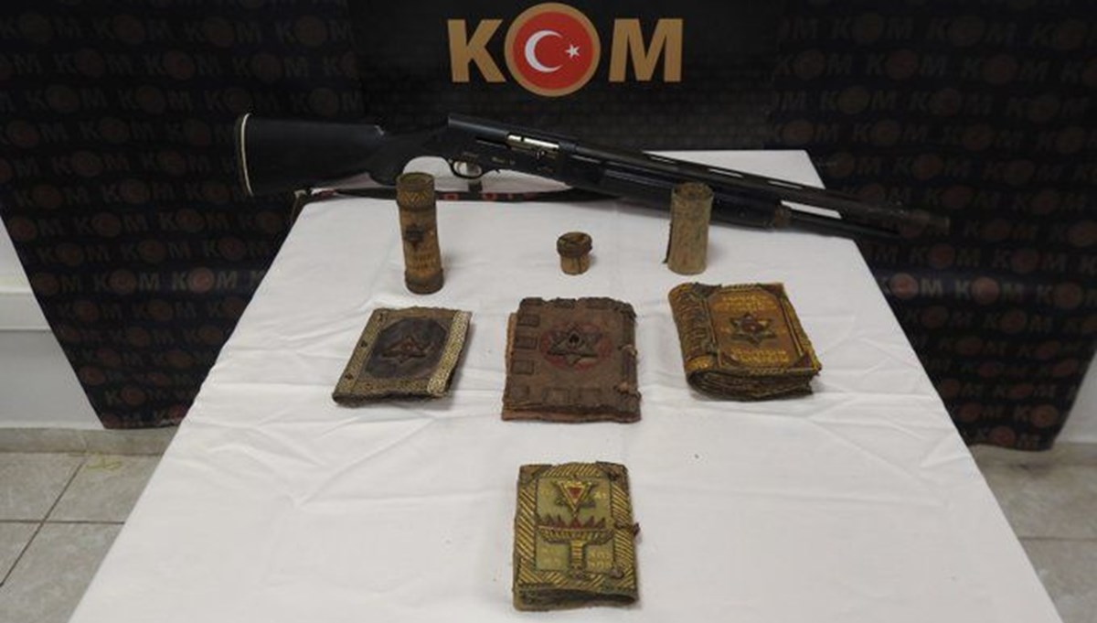 Mardin'de bin yıllık altın işlemeli el yazması 5 Tevrat ele geçirildi