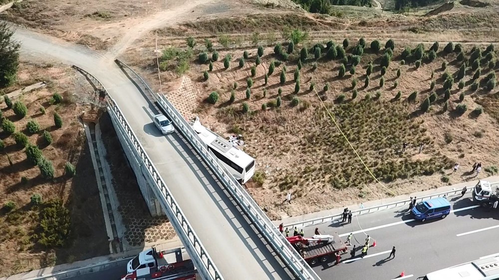 Kuzey Marmara Otoyolu'nda otobüs yoldan çıktı: 5 ölü, 25 yaralı - 17