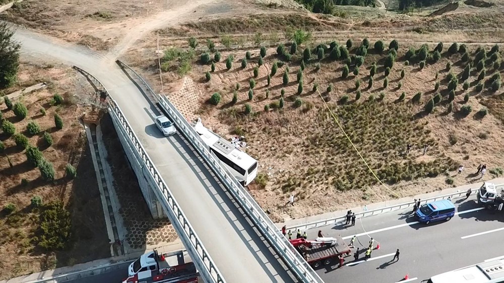 Kuzey Marmara Otoyolu'nda otobüs yoldan çıktı: 5 ölü, 25 yaralı - 17