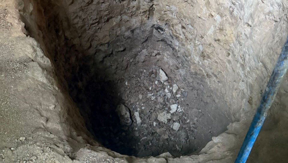 Çatalca'da kaçak kazı yaparken yakalandılar