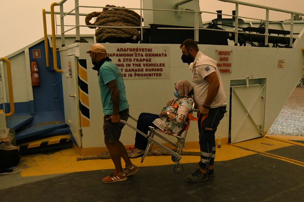 Yunanistan'da orman yangınlarıyla mücadele: Evia adasında onlarca ev ve iş yeri kül oldu - 12