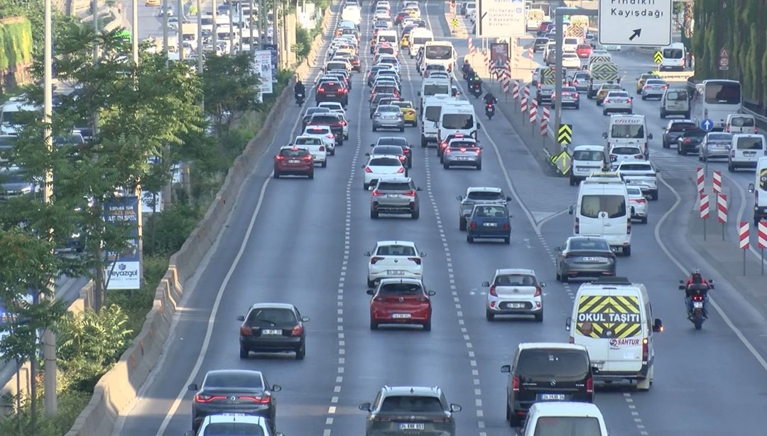 Tatil sonrası ilk mesai günü: İstanbul trafiğinde kısıtlı yoğunluk